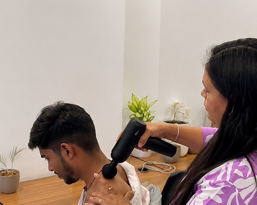 Treatment session at Aarna Physiotherapy Centre