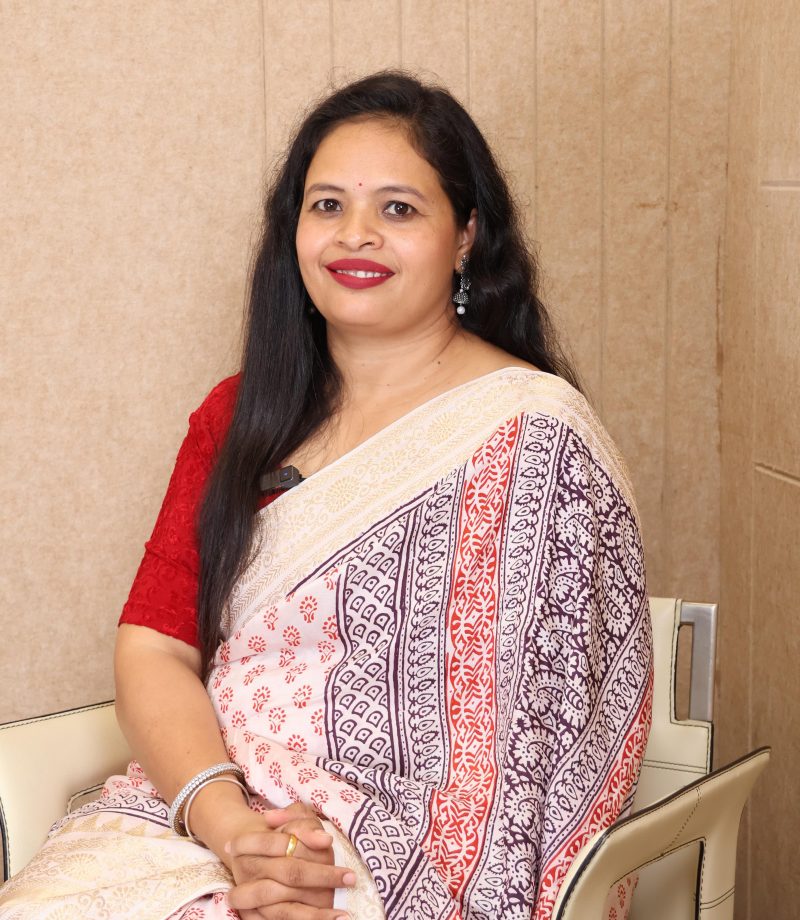 Dr. Deepti Dubey, physiotherapist at Aarna Physiotherapy Centre, Bhawrasla, Indore